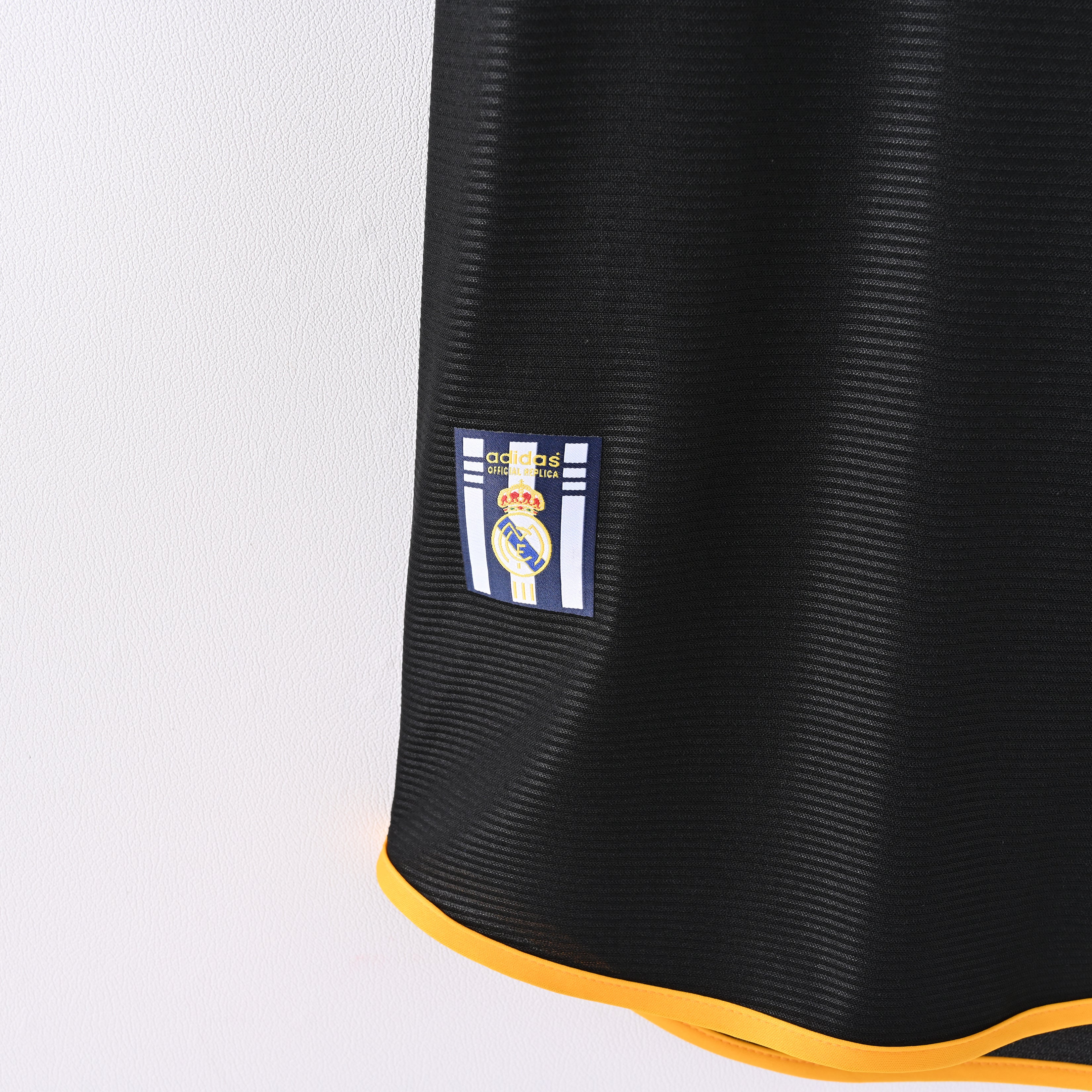 Real Madrid 99-01 Away