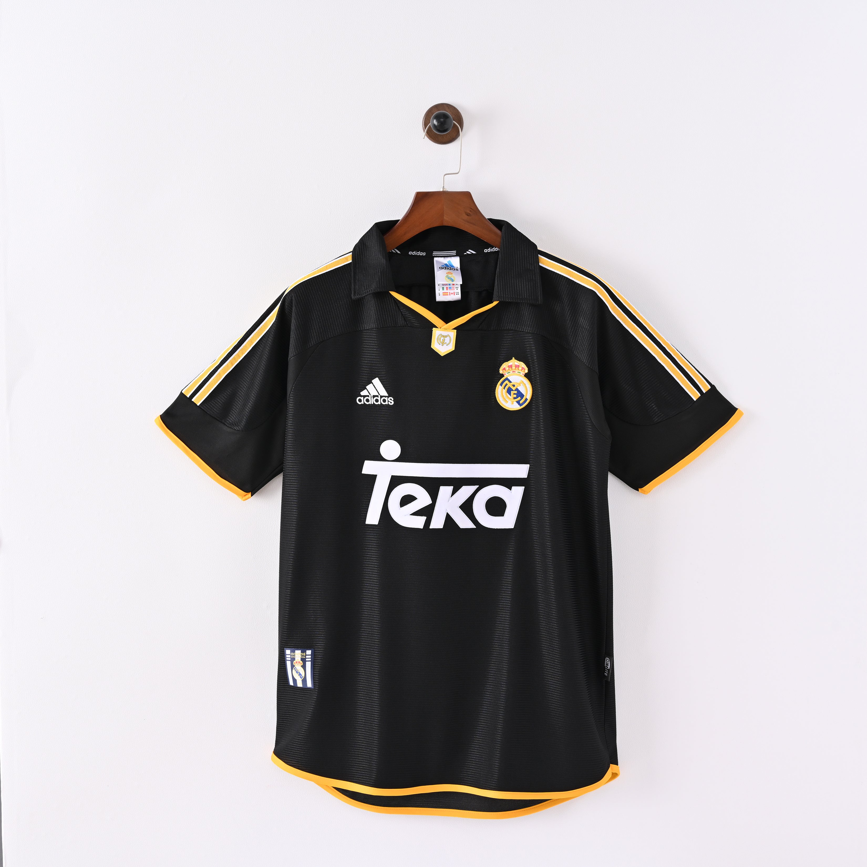 Real Madrid 99-01 Away