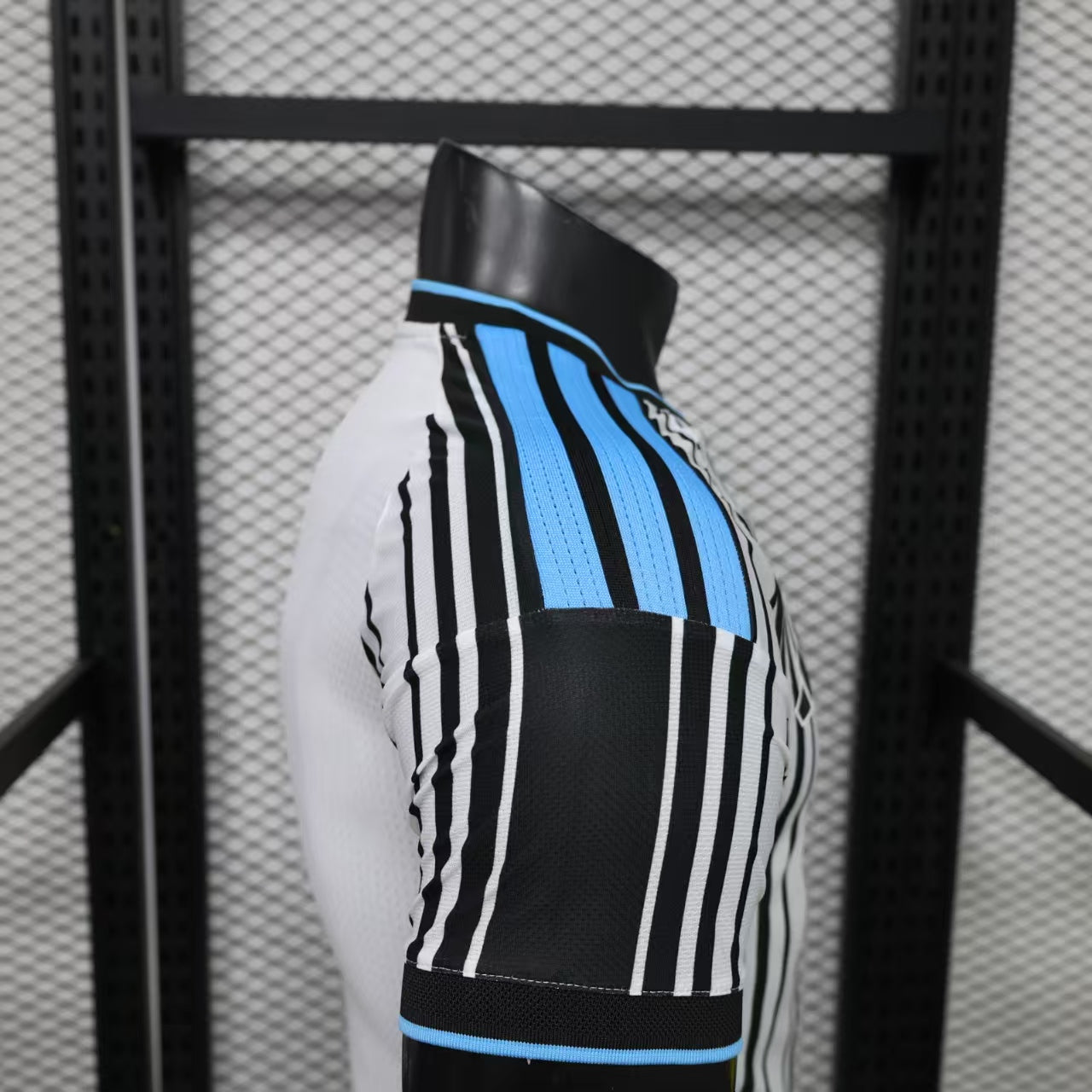 Newcastle Home 26-27